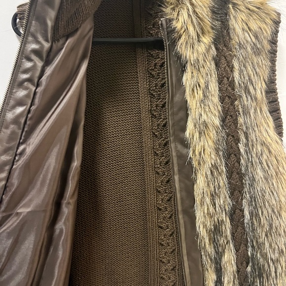 Peter Nygard Faux Fur Vest in Brown and Tan - Picture 2 of 7